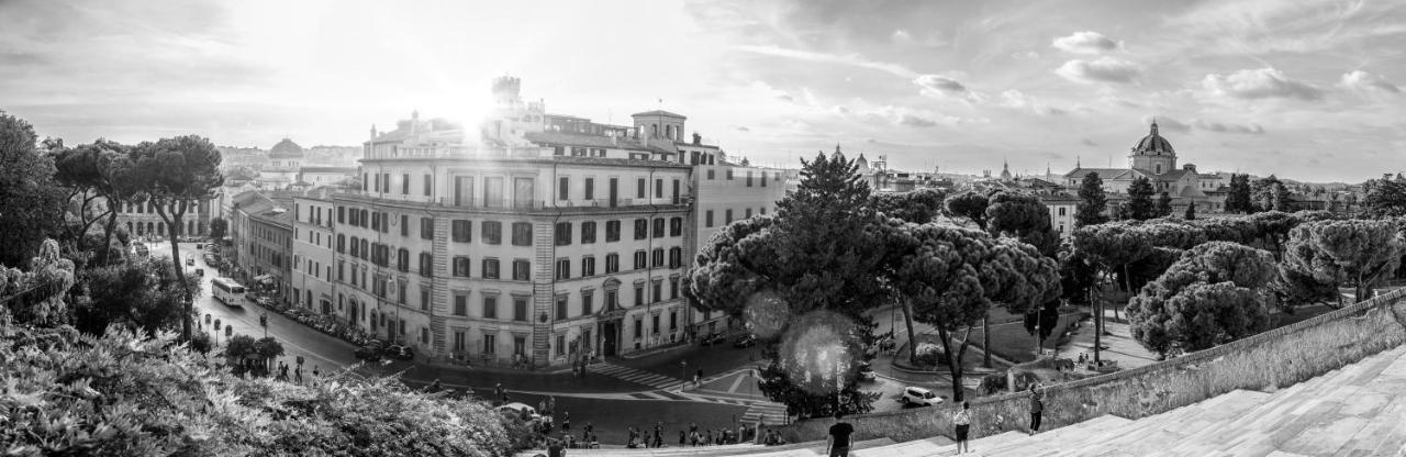 Home At Rome Vatican Suites Exterior photo